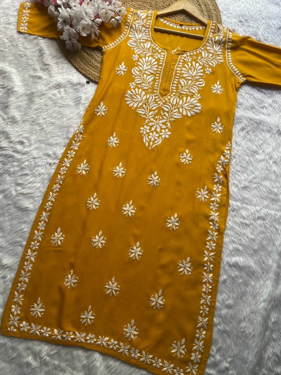Minimal Chikankari Kurta