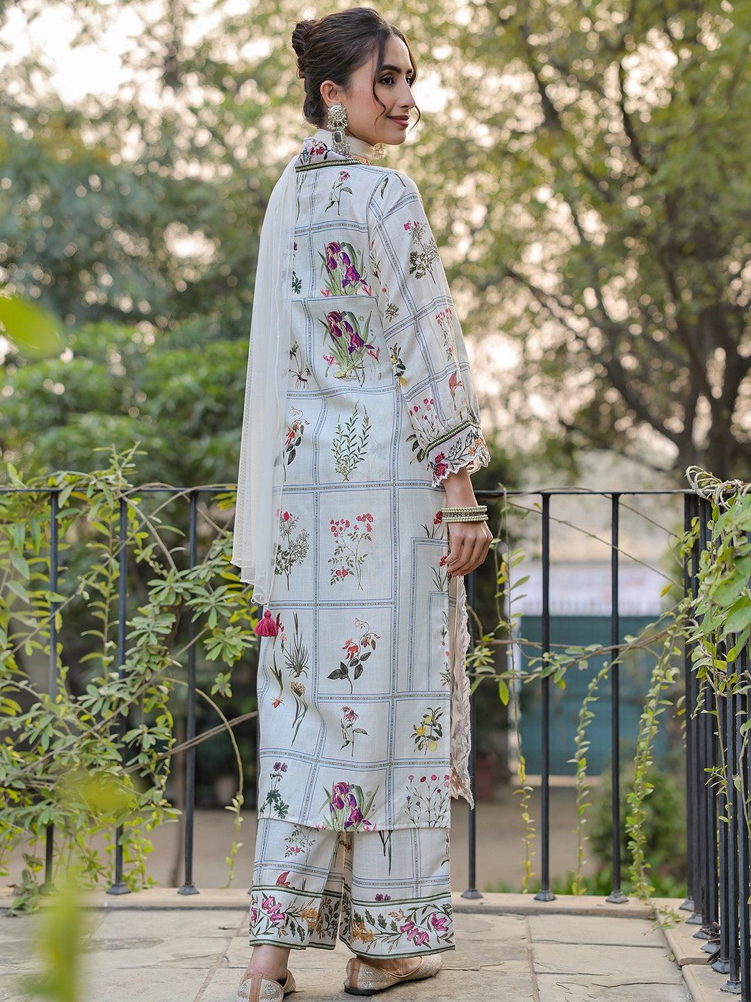 Rangbhara Suit