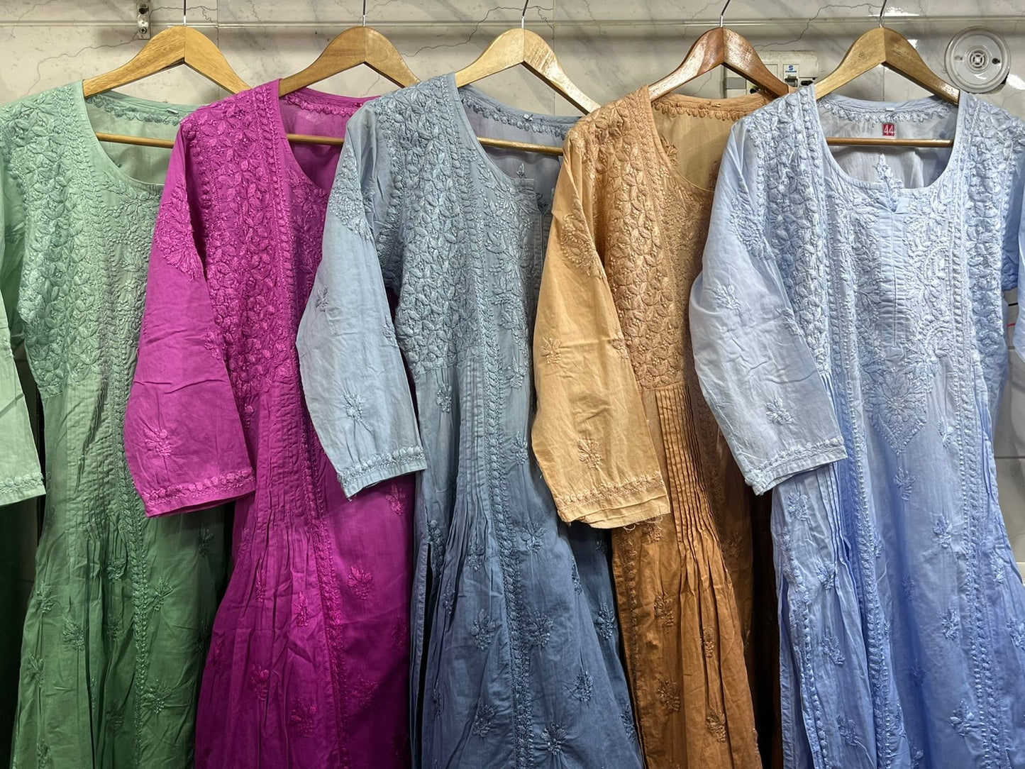 Rida Chikankari Kurti