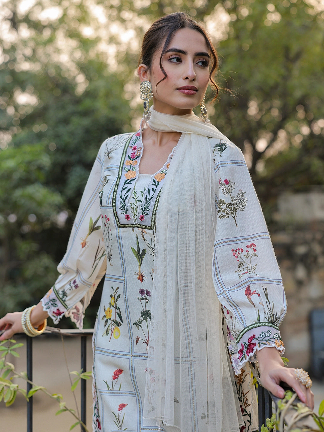Rangbhara Suit