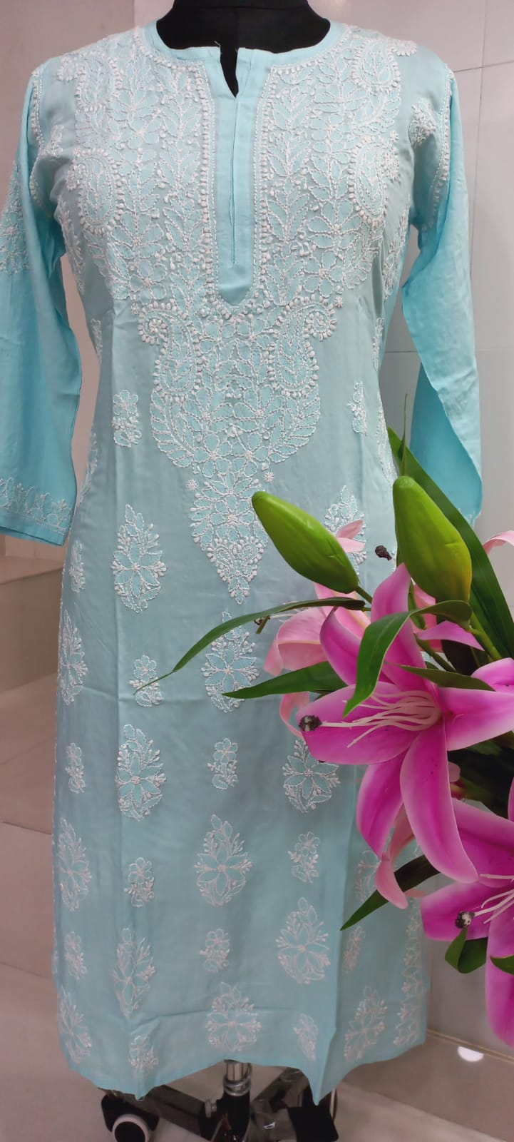 Nour Chikankari Kurta