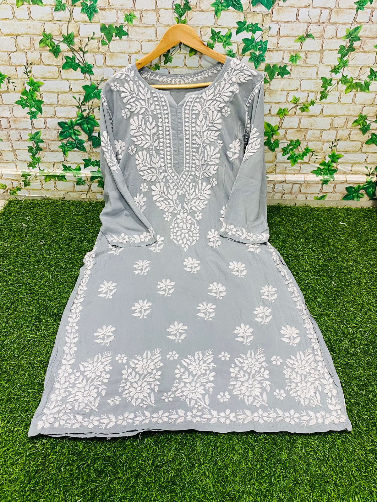 Mahnoor Chikankari Kurta