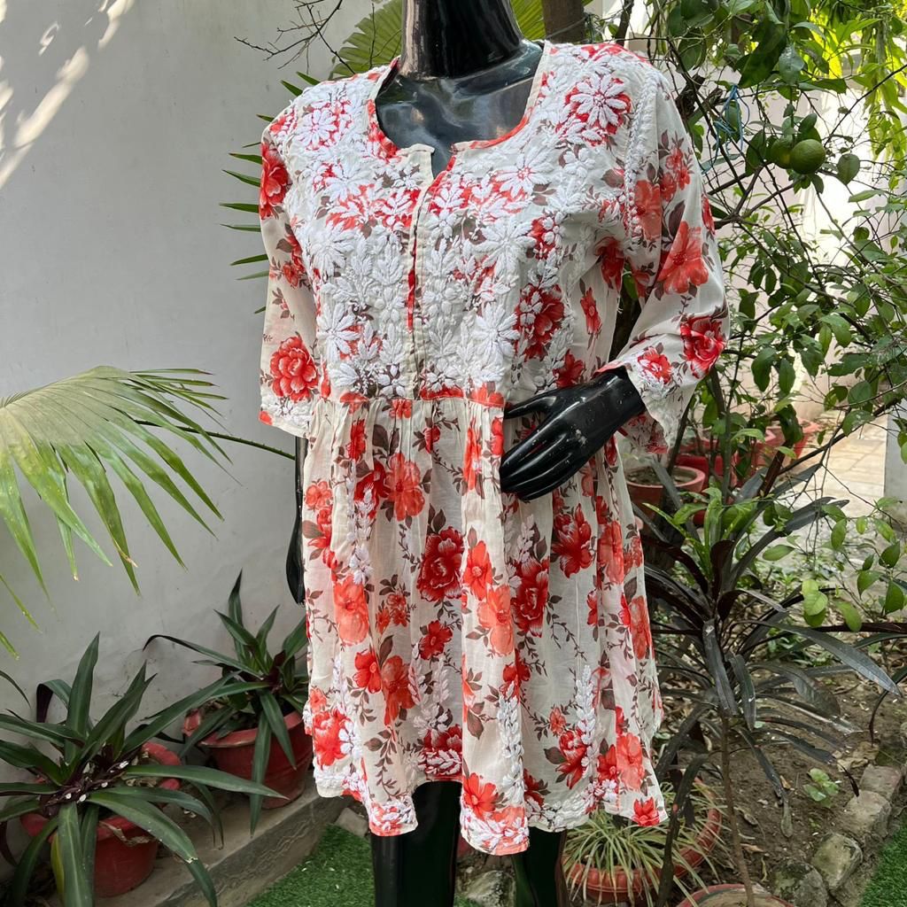 Naira Chikankari Mulmul Top