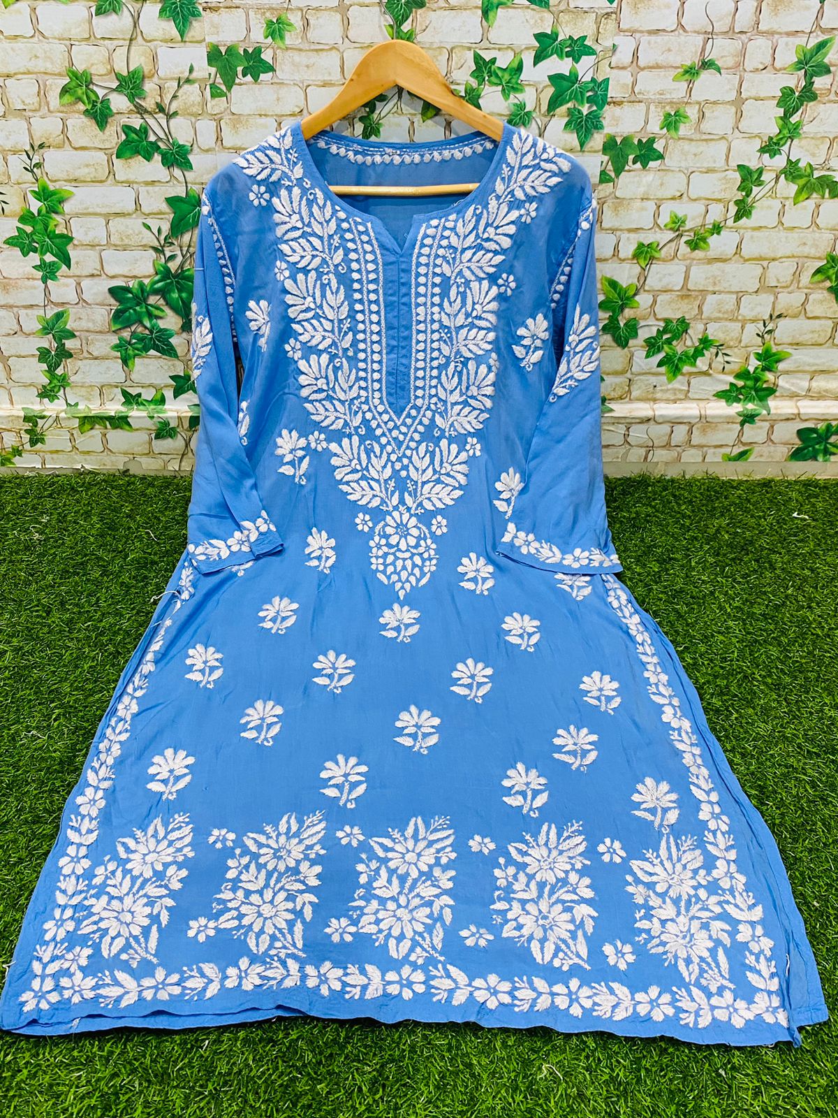 Mahnoor Chikankari Kurta