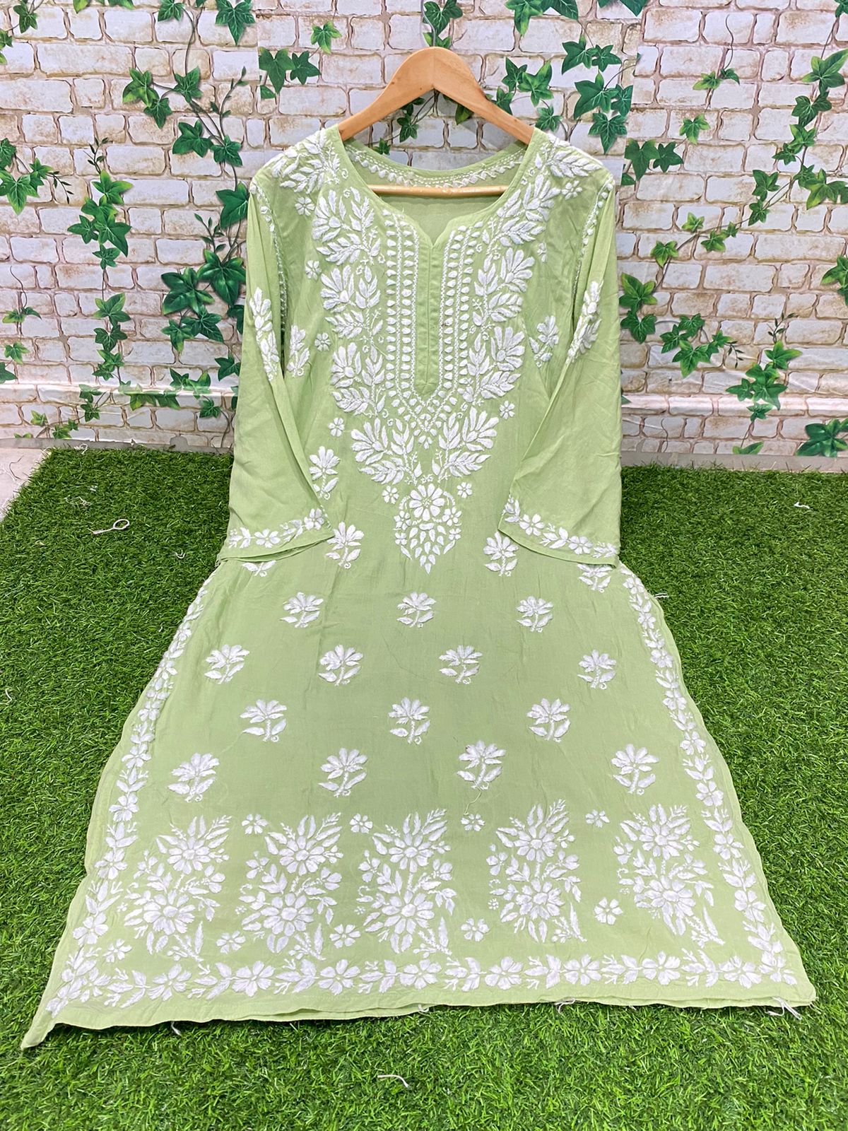 Mahnoor Chikankari Kurta