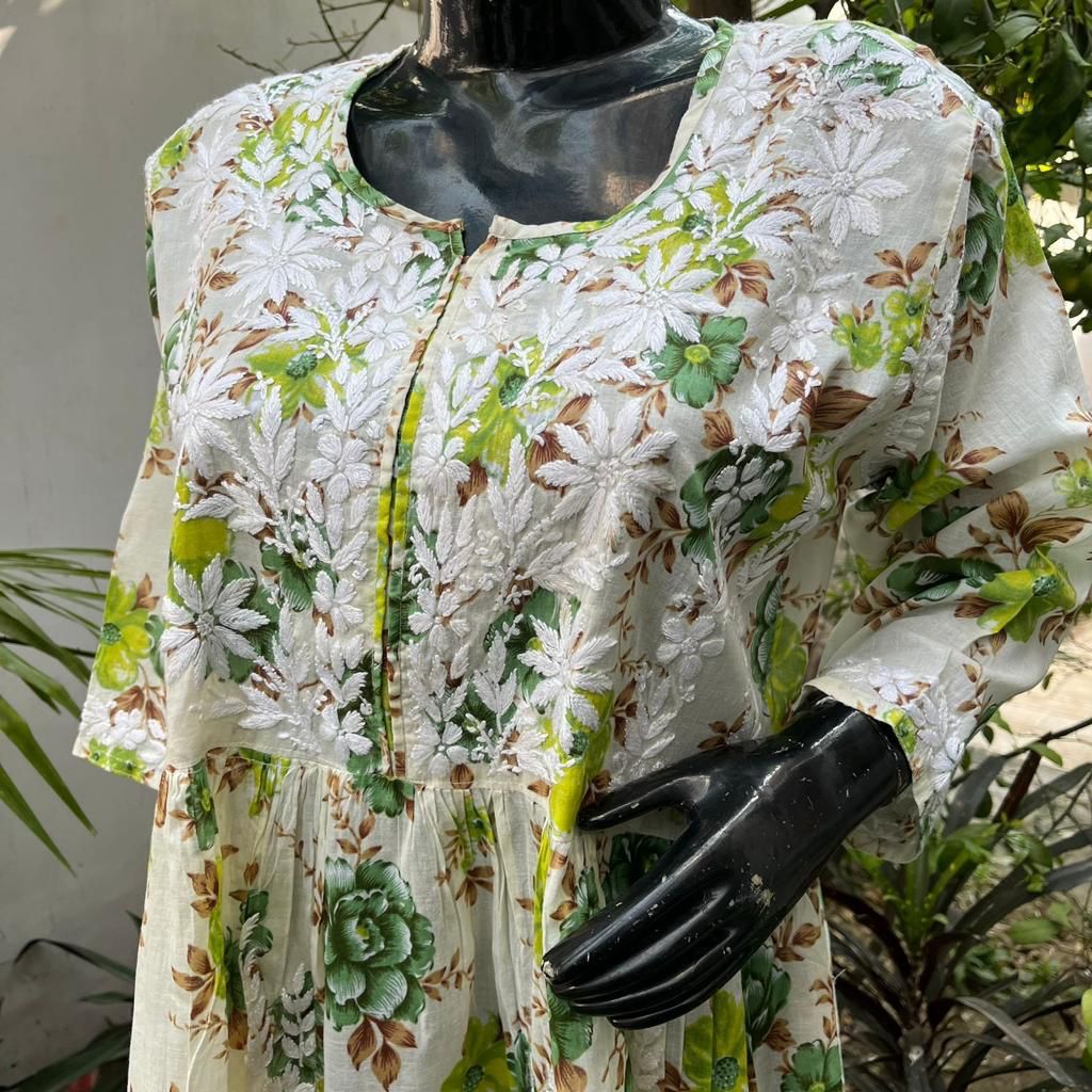 Naira Chikankari Mulmul Top
