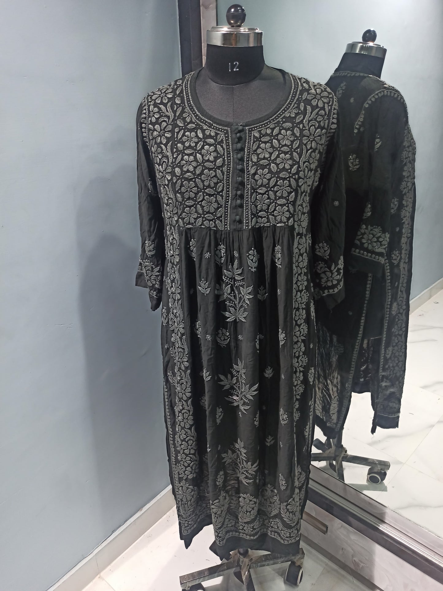 Kaya Premium Chikankari Kurta/ Set