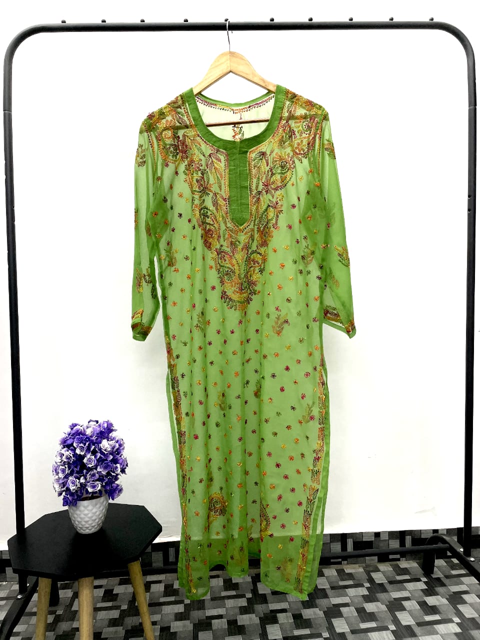 Inaayat Chikankari Multi Keel Kurta