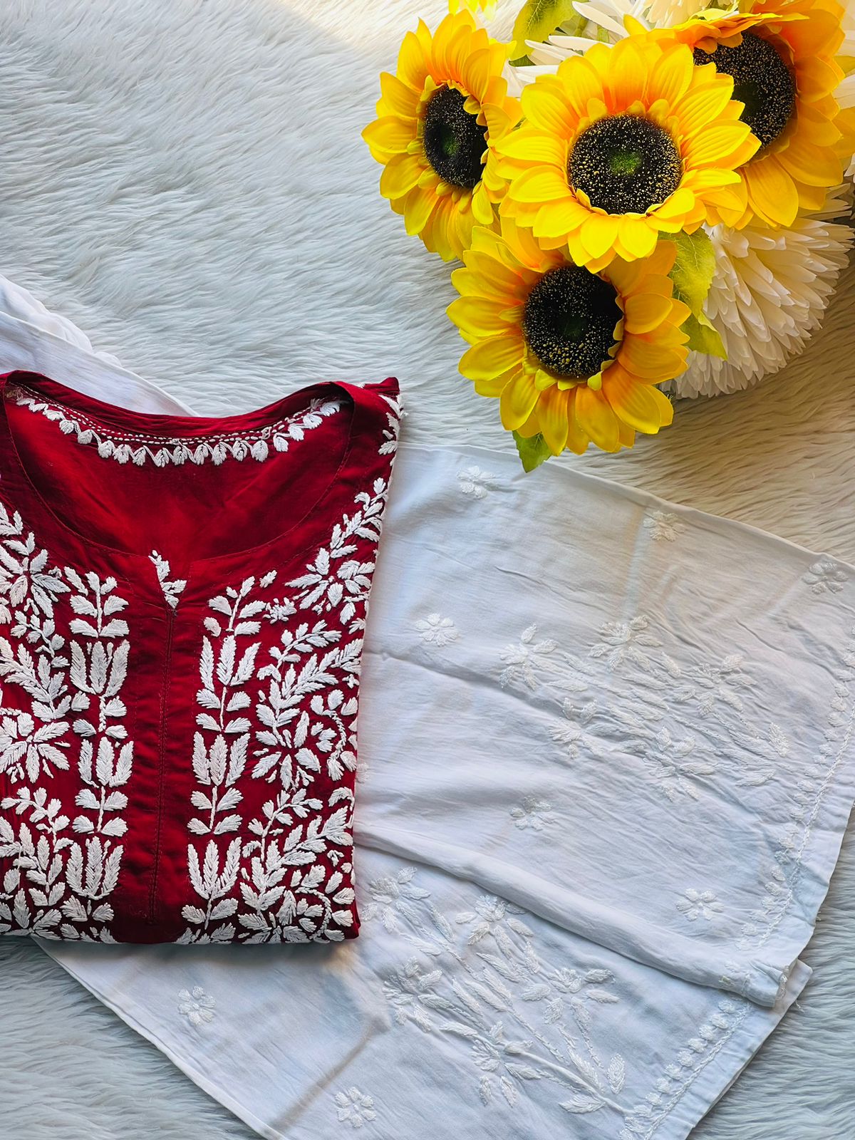 Zaha Chikankari Kurta/Set