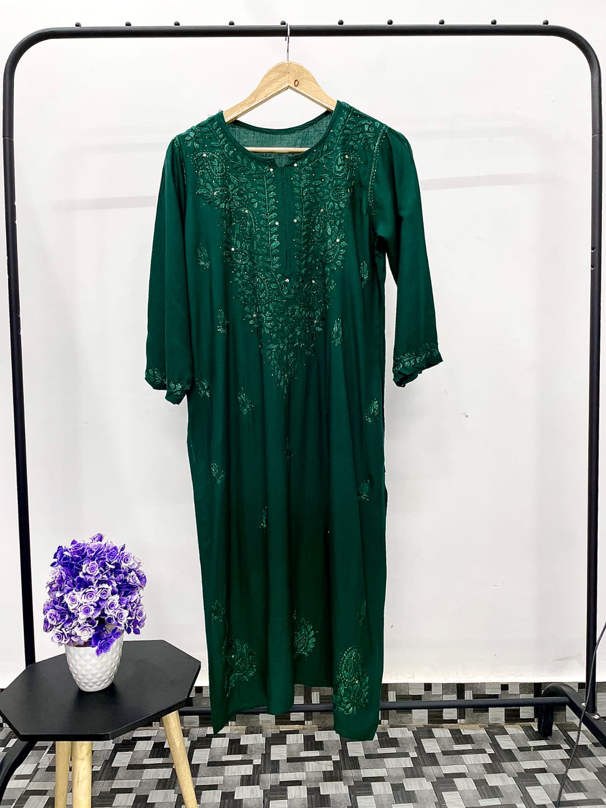 Naira Chikankari Kurta