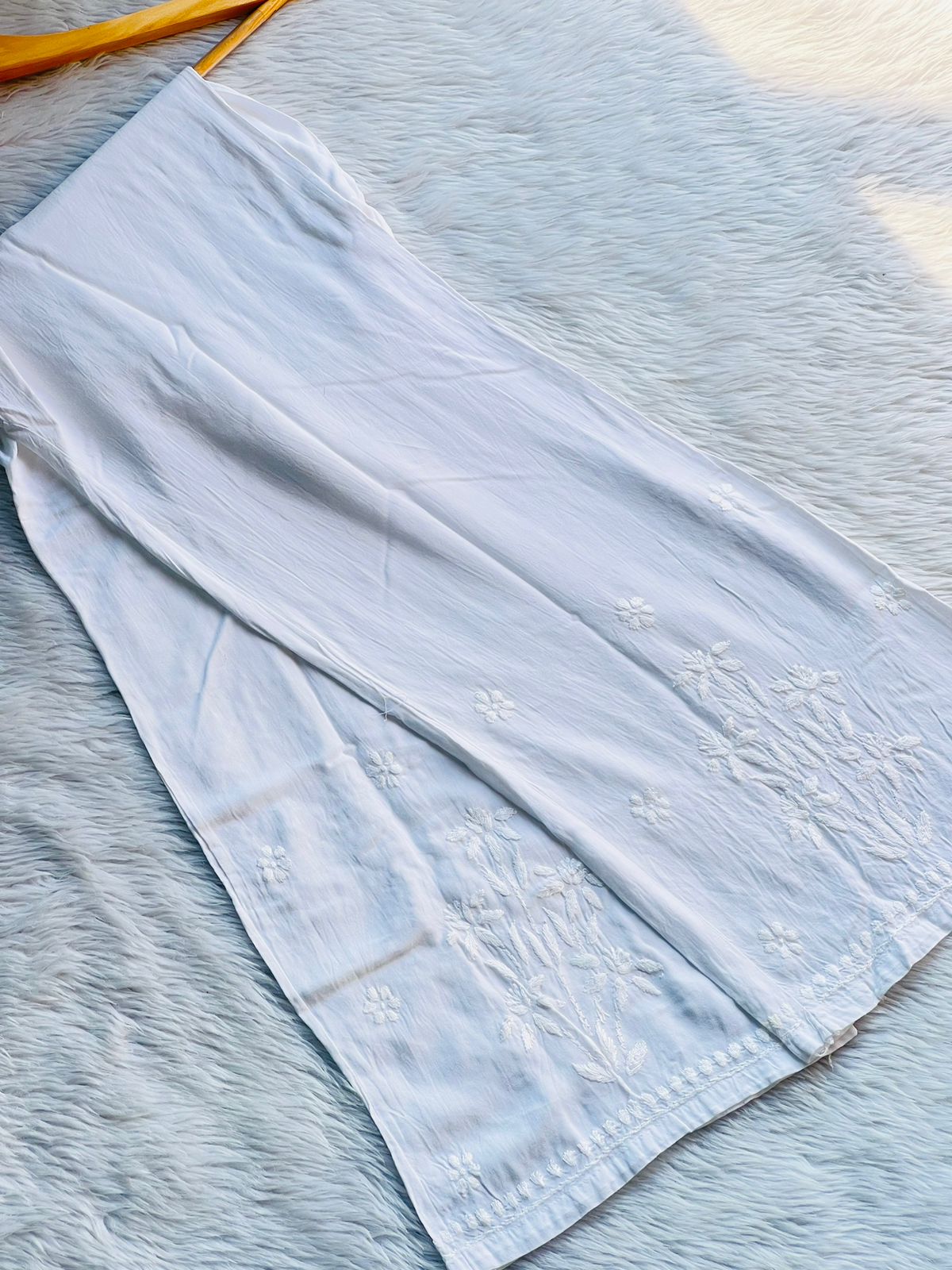 Zaha Chikankari Kurta/Set